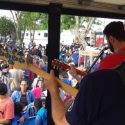 BANDA AO VIVO E BRINQUEDOS INFLAVEIS