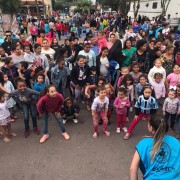 BRINCADEIRAS COM MÚSICA